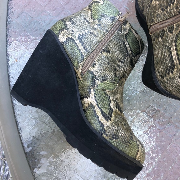 UrbanOutfitters Green Faux Snakeskin Ankle Booties - Picture 6 of 15